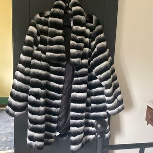 Gorgeous NWOT Vegan Fur Chinchilla Coat